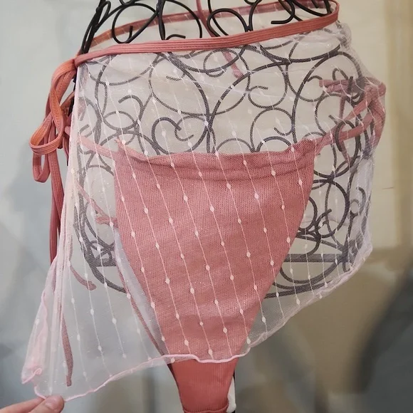 Pink Bikini - Picture 3 of 7